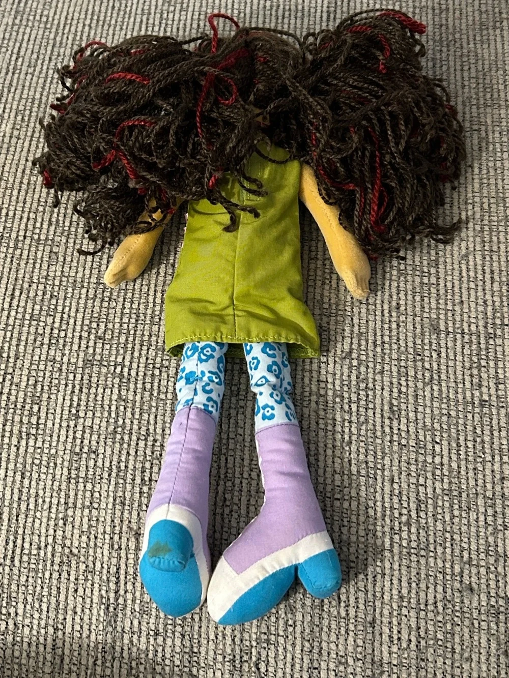 groovy girls BINDI doll Manhattan toys cloth doll with green dress 2003